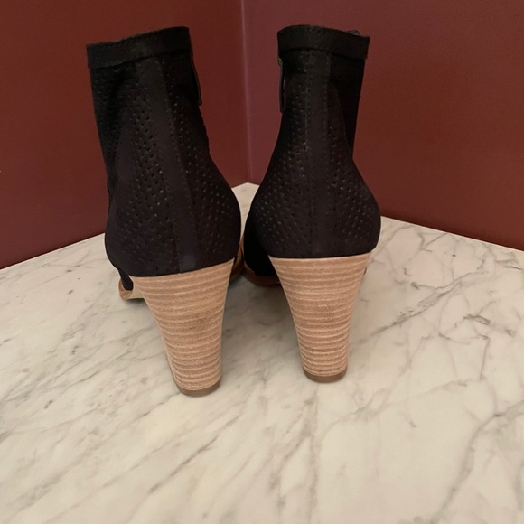 Paul Green Cougar Booties - Picture 4 of 5